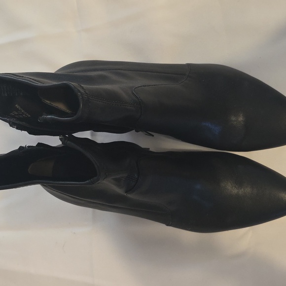 Amazon Essentials Shoes - Black Ankle Boots